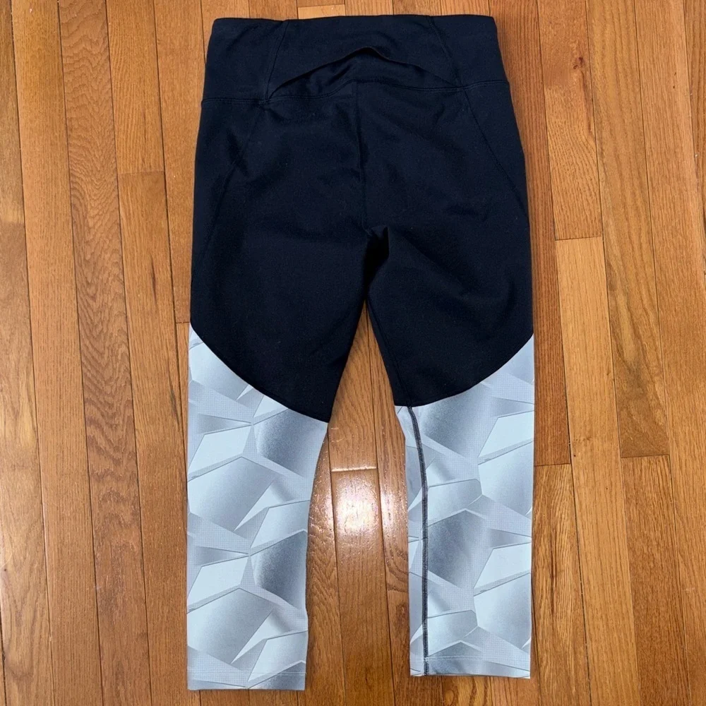 Under Armour Black and Gray Women's Leggings Size Medium